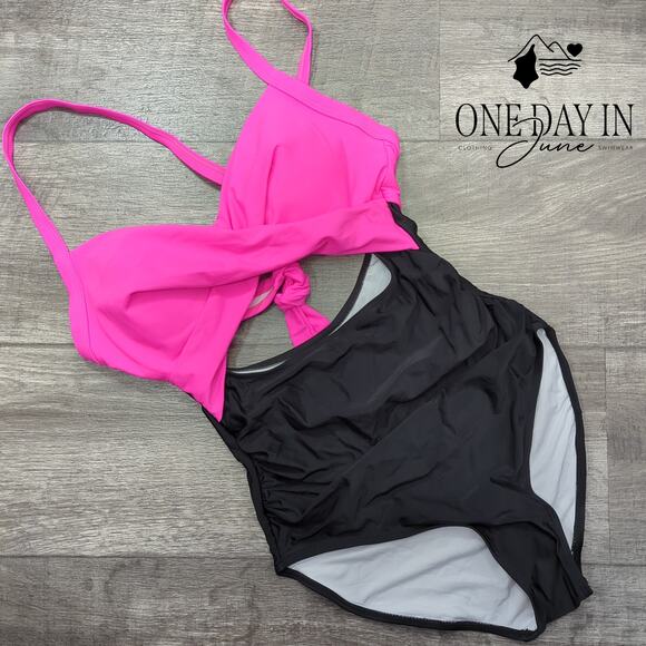 Eomenie Cross Front Cut Out One Piece Swimsuit Size S - Picture 3 of 7